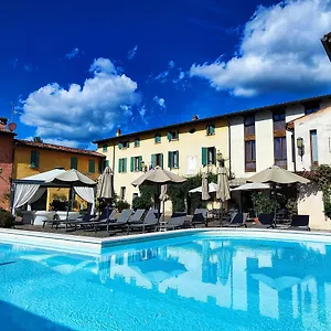 3* Aparthotel Corte Uccellanda Relais
